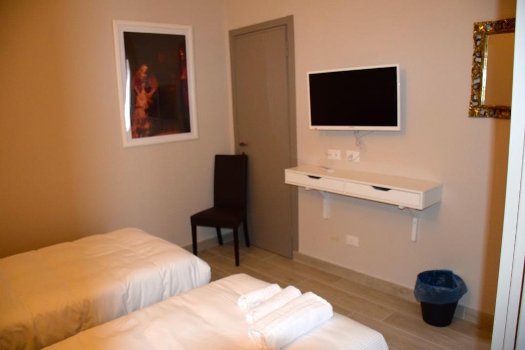 B&B Leonardo Rho Buitenkant foto
