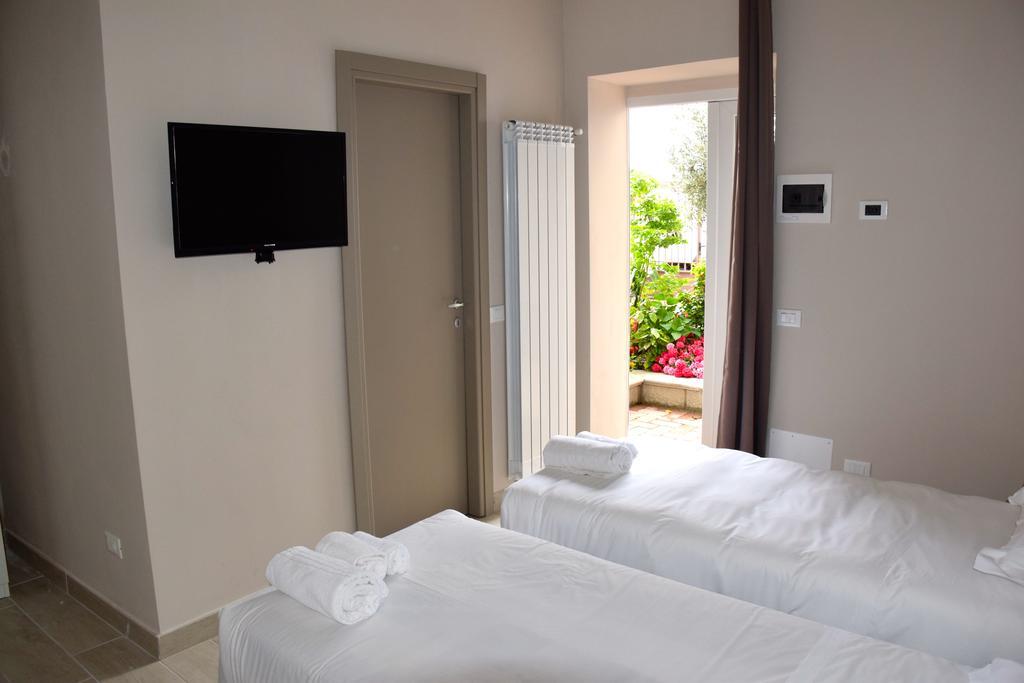 B&B Leonardo Rho Buitenkant foto