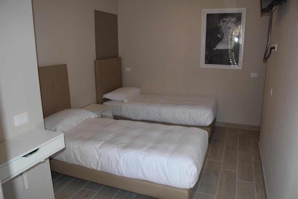 B&B Leonardo Rho Buitenkant foto