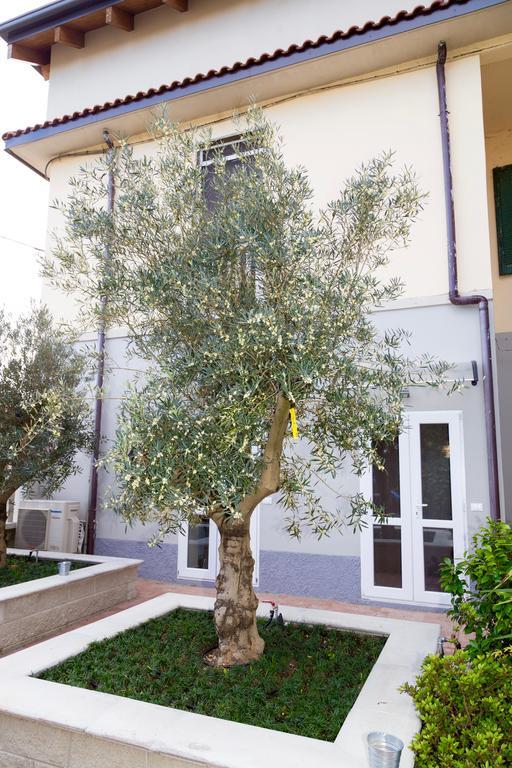 B&B Leonardo Rho Buitenkant foto