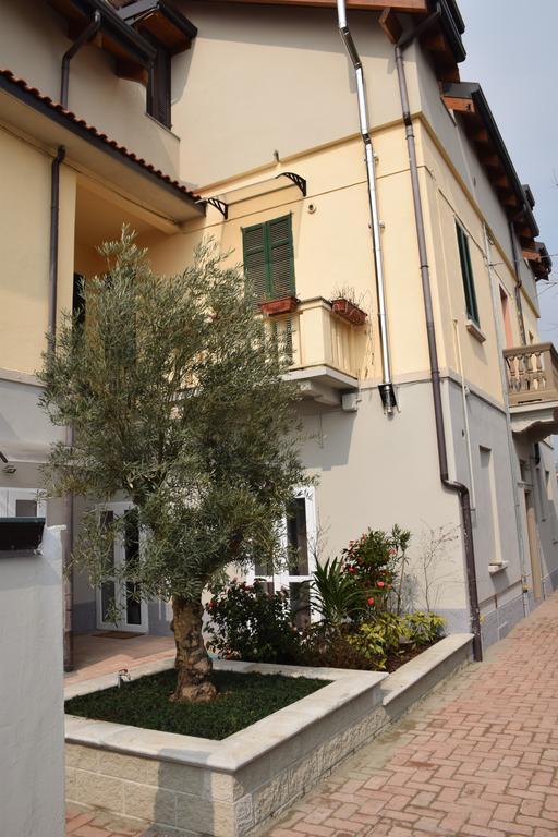B&B Leonardo Rho Buitenkant foto