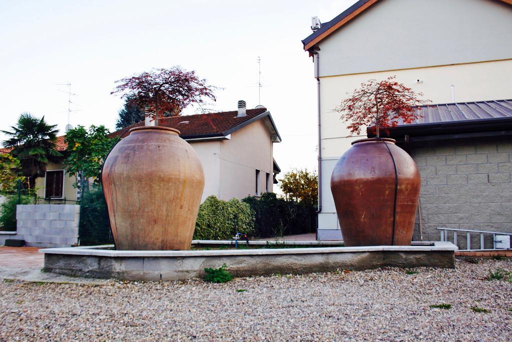 B&B Leonardo Rho Buitenkant foto