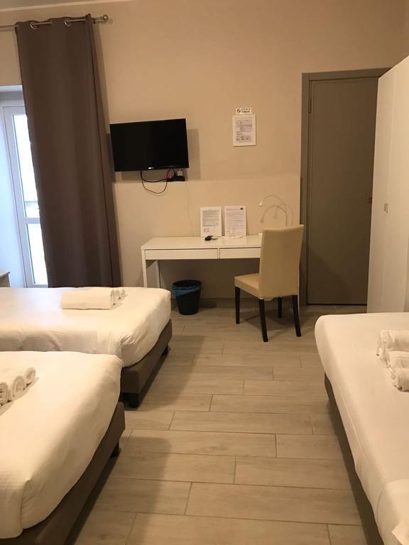 B&B Leonardo Rho Buitenkant foto